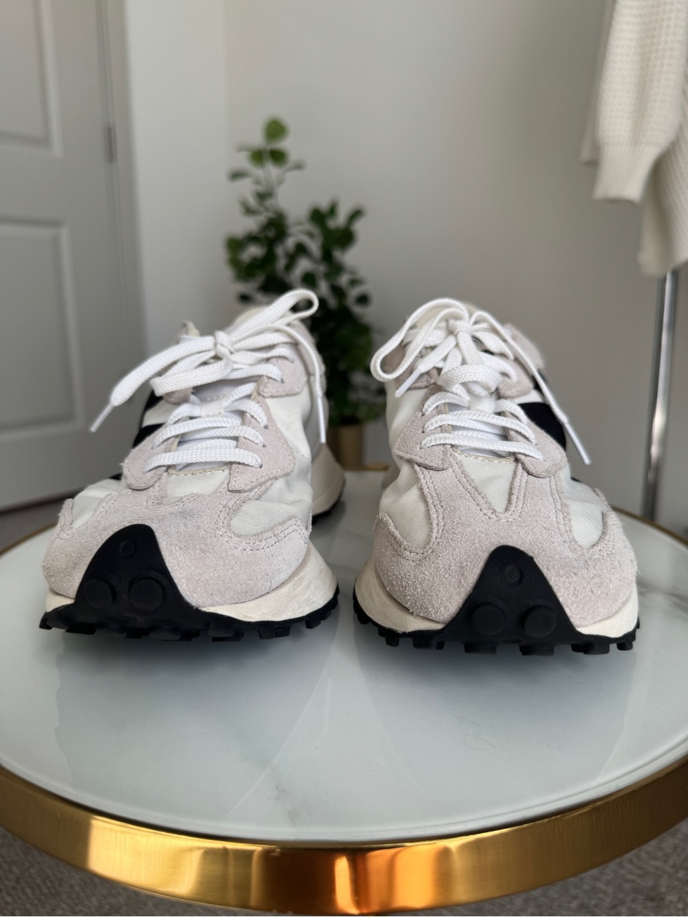 New Balance 327 White and Black Suede-Trim Runner Sneakers Size 8.5 - Picture 6 of 15